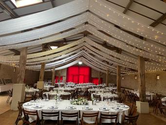 Ciel étoilé mariage guirlandes lumineuses décoration événement 20