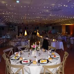 Ciel étoilé mariage guirlandes lumineuses décoration événement 35