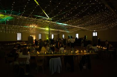 Ciel étoilé mariage guirlandes lumineuses décoration événement 15