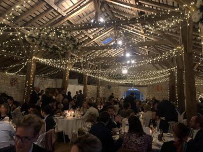 Ciel étoilé mariage guirlandes lumineuses décoration événement 34