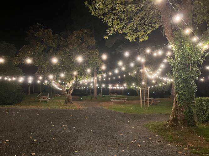 L'éclairage parfait pour vos espaces avec guirlande lumineuse extérieur guinguette