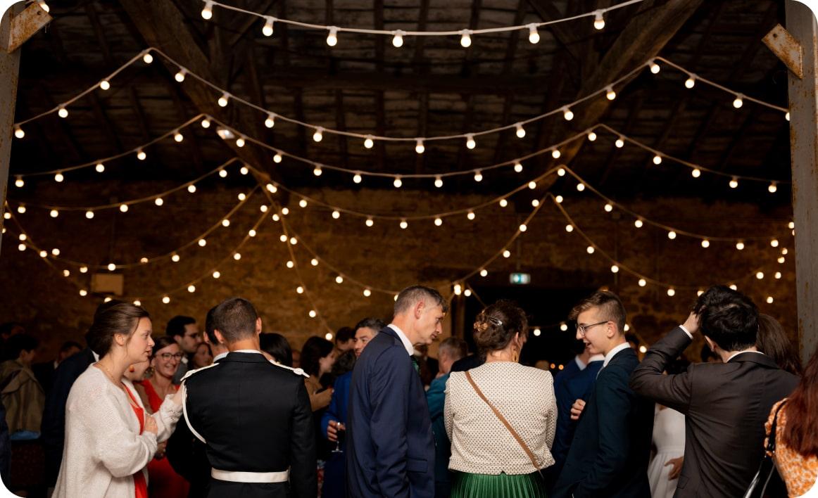 Installation guirlande mariage