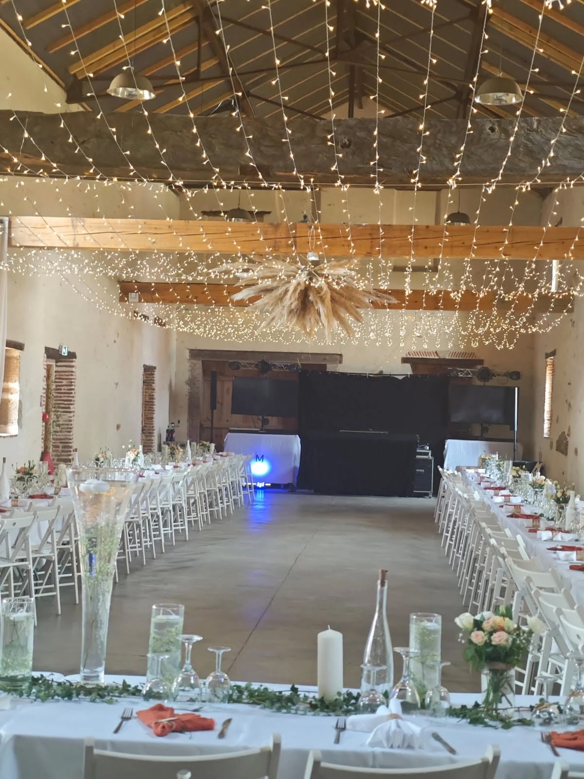 Ciel étoilé mariage guirlandes lumineuses décoration événement 12