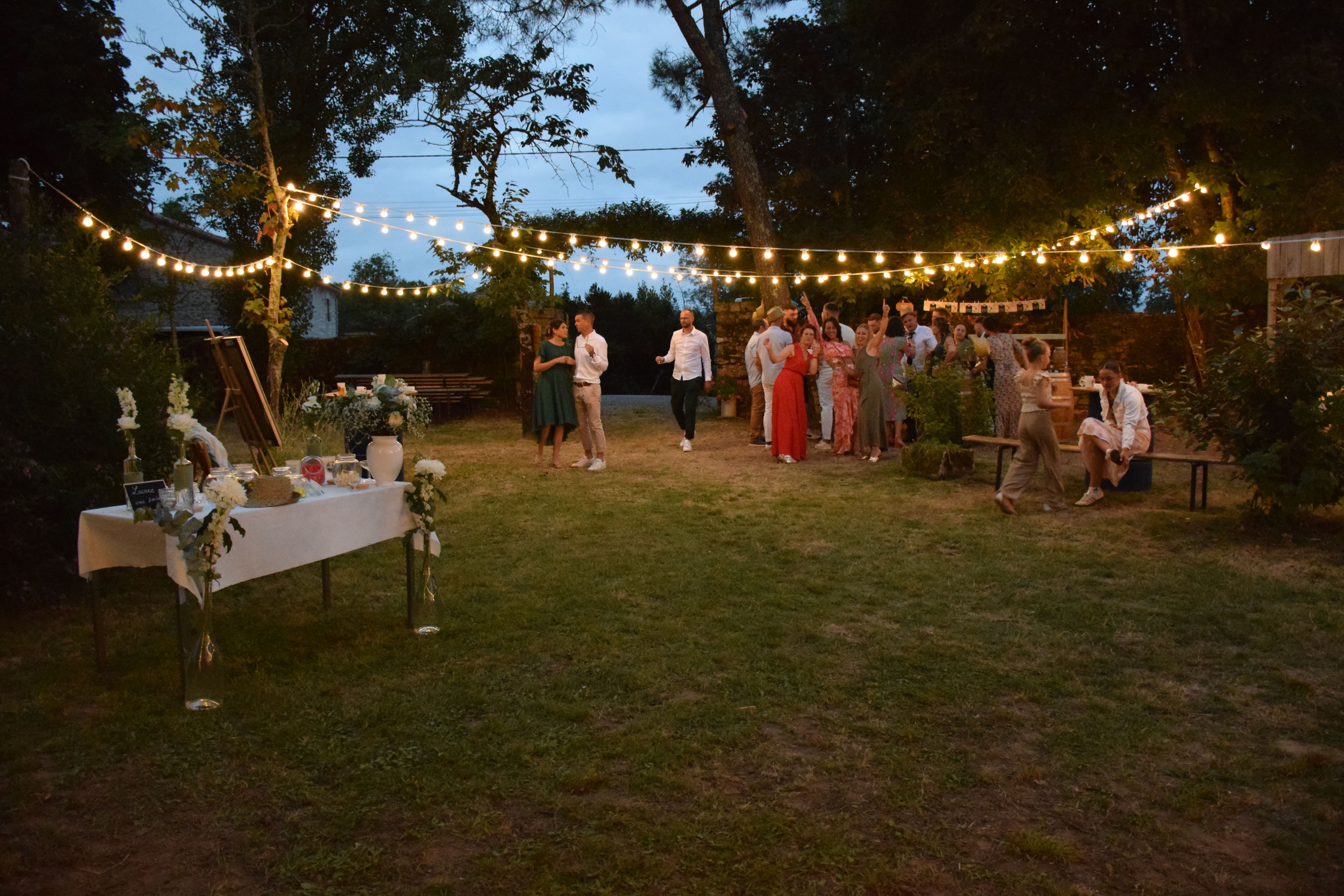 Guirlandes guinguettes authentiques location mariage décoration éclairage événement 6